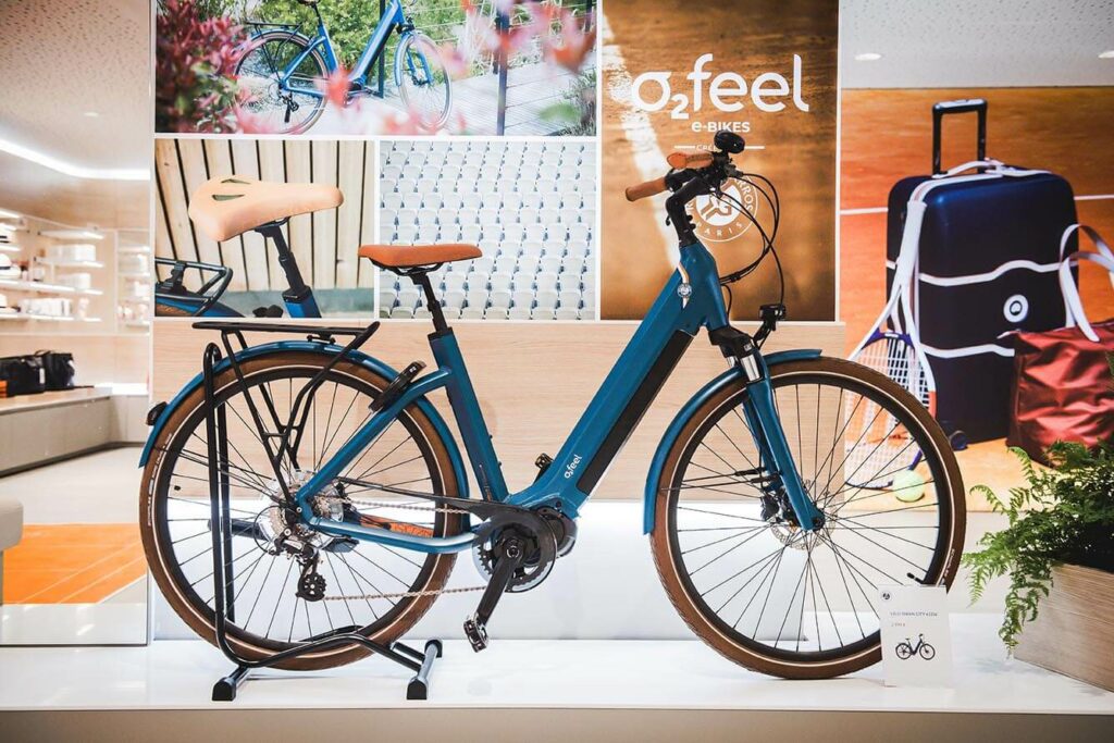 The limited Roland-Garros edition of O2feel e-bike in the official store